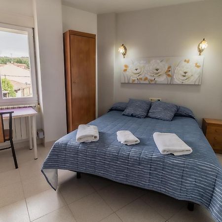 Hostal - Restaurante La Buena Villa By Vivere Stays Villalonquéjar エクステリア 写真