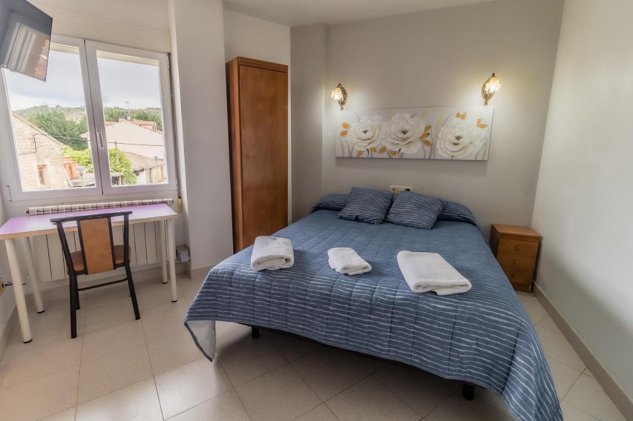 Hostal - Restaurante La Buena Villa By Vivere Stays Villalonquéjar エクステリア 写真