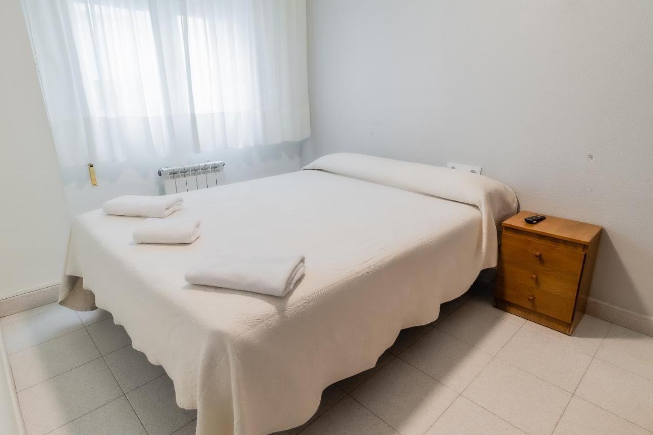 Hostal - Restaurante La Buena Villa By Vivere Stays Villalonquéjar エクステリア 写真