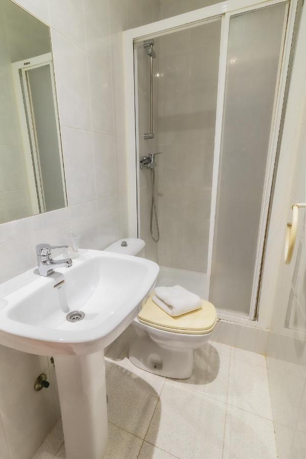 Hostal - Restaurante La Buena Villa By Vivere Stays Villalonquéjar エクステリア 写真