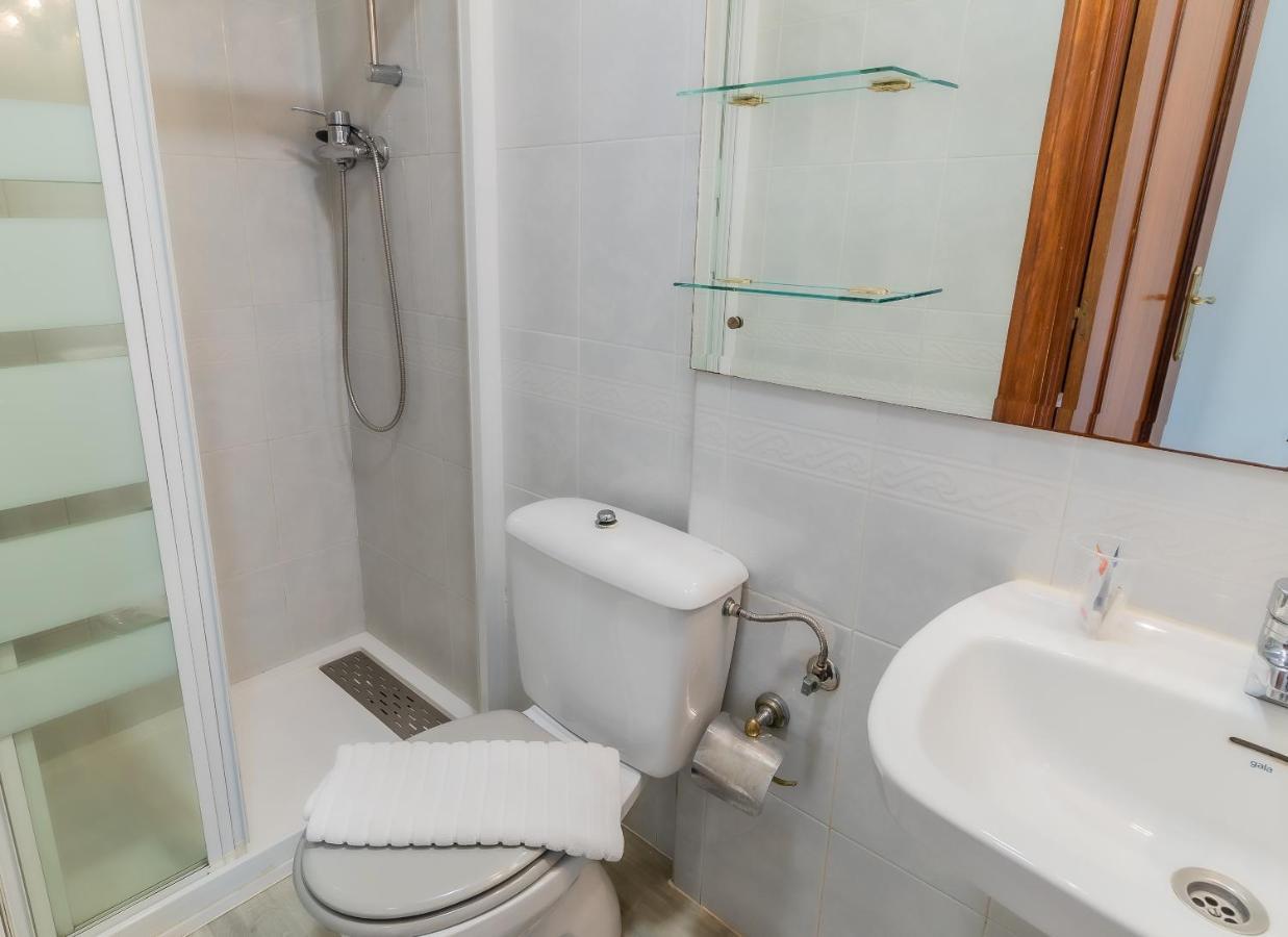 Hostal - Restaurante La Buena Villa By Vivere Stays Villalonquéjar エクステリア 写真