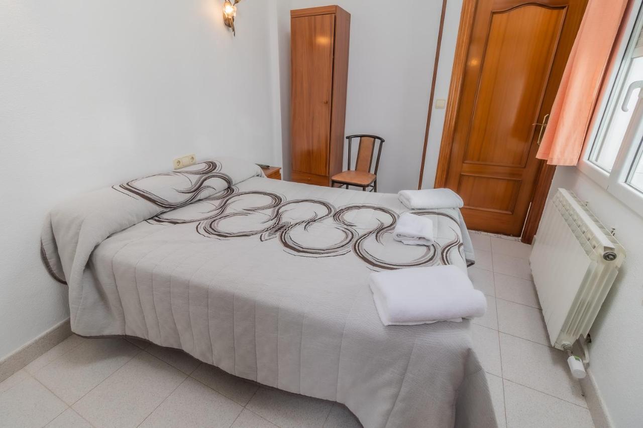 Hostal - Restaurante La Buena Villa By Vivere Stays Villalonquéjar エクステリア 写真