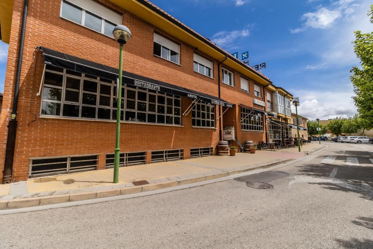 Hostal - Restaurante La Buena Villa By Vivere Stays Villalonquéjar エクステリア 写真